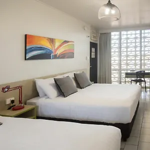 Hotel Nightcap At Star, Emerald